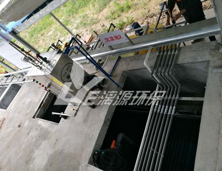 化妝品廢水處理過(guò)程中好氧池產(chǎn)生泡沫的原因？